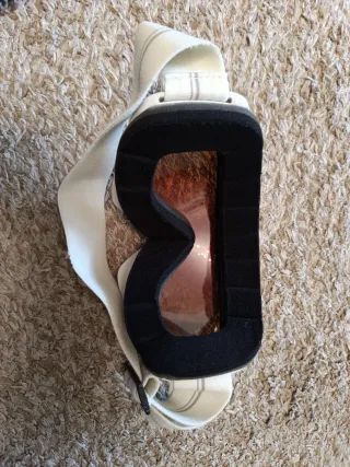 Cascos de esquí y gafas