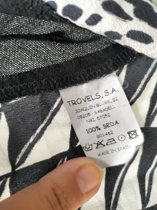 Blusa Trovels Seda Estampada