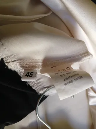 Blusa fiesta beige y negra