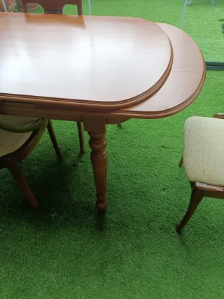 Mesa extensible y 6 sillas comedor