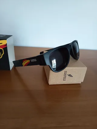 Gafas de sol negras sin estrenar