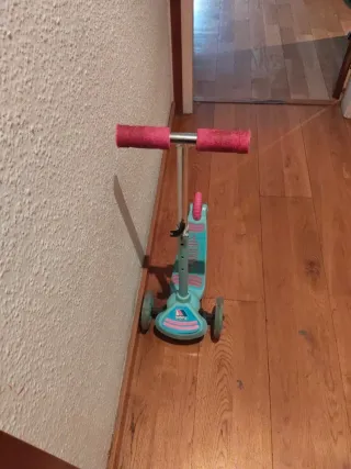 Patinete infantil 3 ruedas rosa y azul con luces