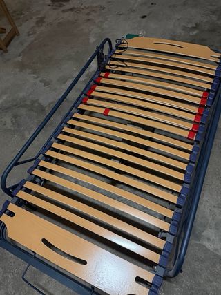 Cama eléctrica somier metálico y madera