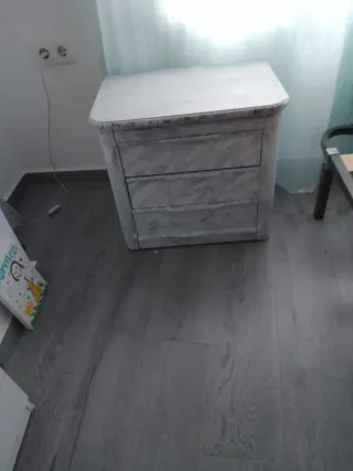 Mesita de noche restaurada madera