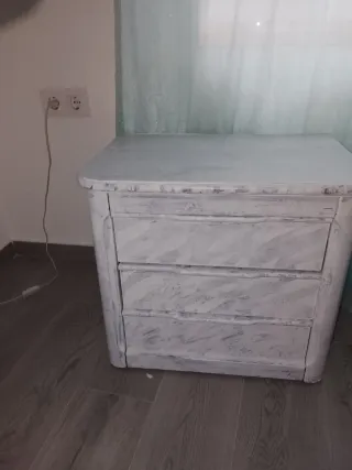 Mesita de noche restaurada madera