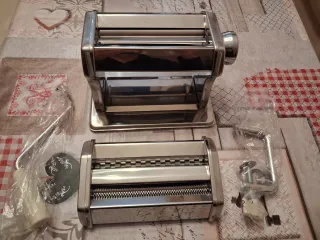 Macchina per fare pasta marca ERNESTO