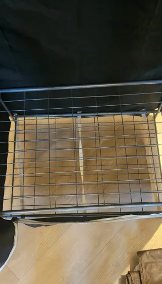 Guardaroba in tessuto nero