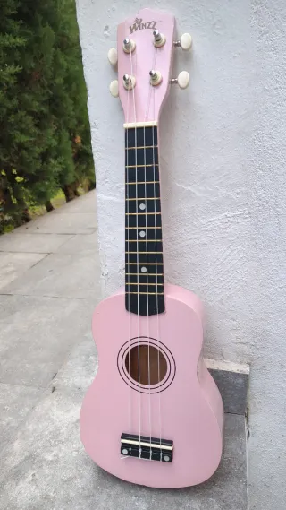 Ukelele rosa WINZZ