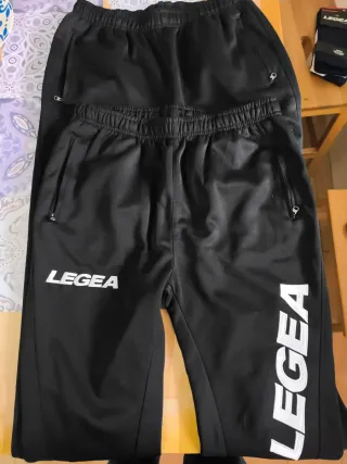 Pack 2 Pantalones Legea negros Talla M+Medias Azul