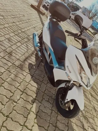 Kawasaki J300 scooter