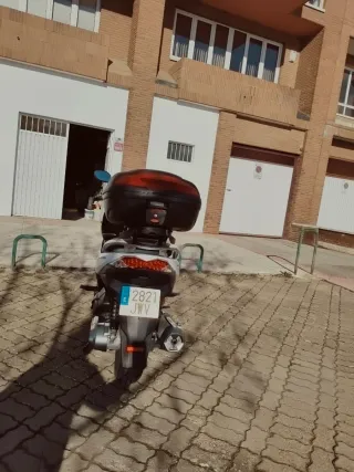 Kawasaki J300 scooter