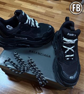 Balenciaga Triple S nere