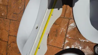 Doble lavabo de mármol con grifos