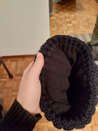 Cappellino lana con pompon