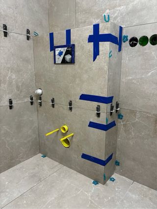 Trabajo de azulejos, chapado y cerámica
