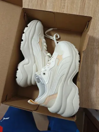 Sneakers Puma Beige/Bianche Taglia 38.5 Nuove