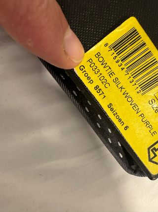 Pajarita de smoking con puntos blancos