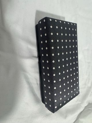 Pajarita de smoking con puntos blancos