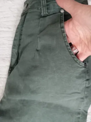 Pantalón verde botella talla M