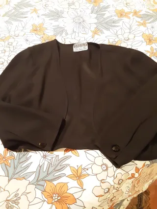 Elegante vestito nero firmato Dalila Di Lazzaro.