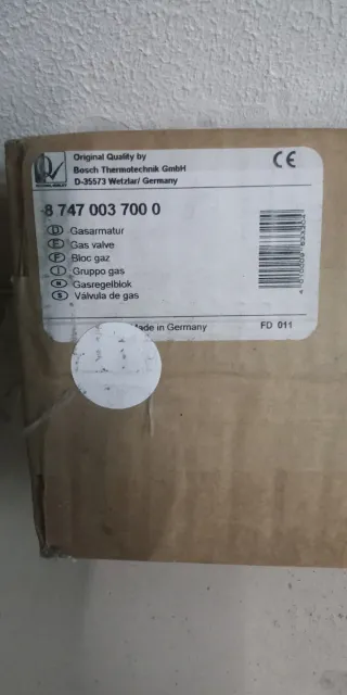 Corpo gas Junkers 8 747 003 700 0