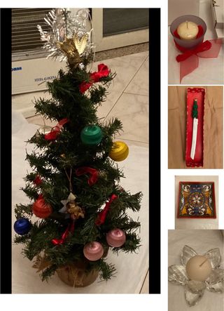 Albero di Natale, vassoio, coltello e candele.