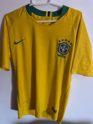 Camiseta Nike Brasil Amarilla