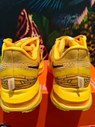 Nike Pegasus Premium LV8 Amarillo