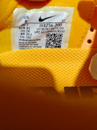 Nike Pegasus Premium LV8 Amarillo