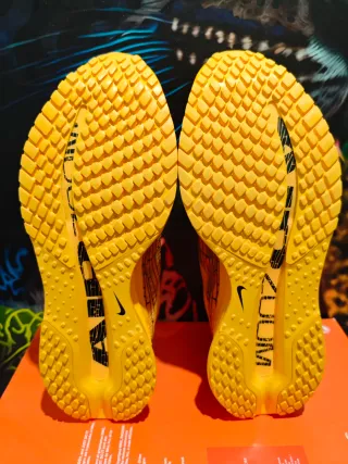 Nike Pegasus Premium LV8 Amarillo