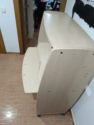 Scrivania per computer con ruote