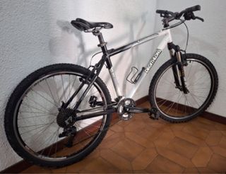 Bicicleta de montaña rod 26” de Calidad casi NUEVA