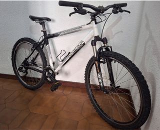 Bicicleta de montaña rod 26” de Calidad casi NUEVA