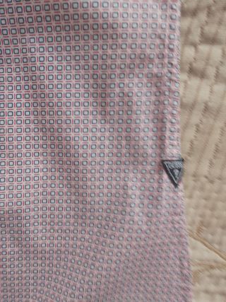 Camisa Guess rosa y blanca Roja y azul Original