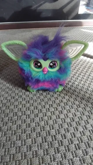 Furby Galaxy Morado Azul Rosa Verde