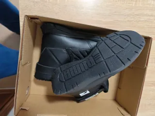 Scarpe da neve Puma 34.5 nuove