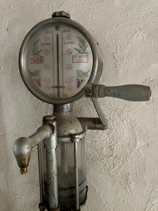 Surtidor Aceite Nerbi Antiguo