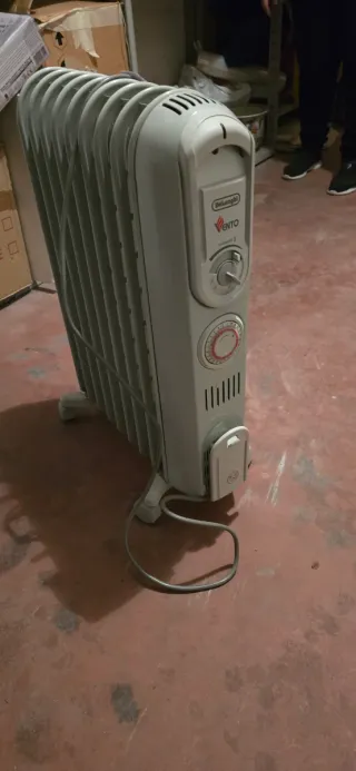 Termosifone ad olio DeLonghi Vento