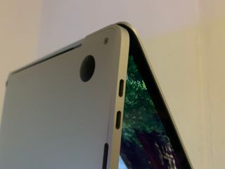 MacBook Pro 15" touch bar Ableton Office Traktor