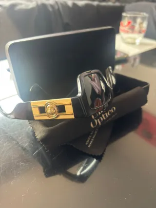 Se venden gafas versace como nuevas