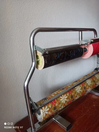 Portarrollos papel regalo metal