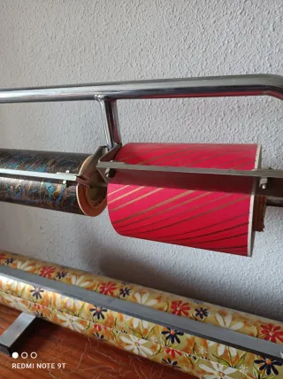 Portarrollos papel regalo metal