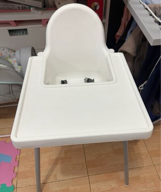 Trona blanca para bebé