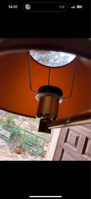 Lámpara flexo de mesa articulada