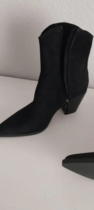 Botines ante negro tacón punta fina