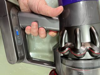 Aspirapolvere Dyson V10