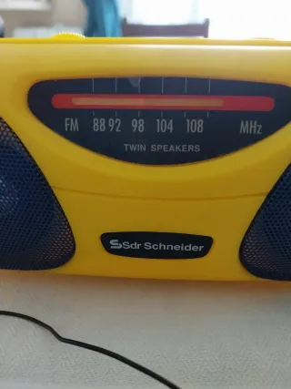 Radio Schneider anni 2000 a batteria