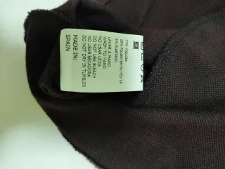 Jersey, camiseta, burdeos y negro