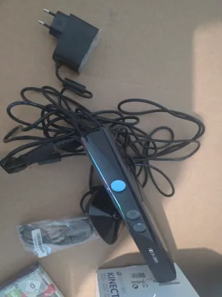 Xbox 360 Kinect Sensor + Juego