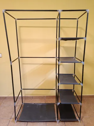 Guardaroba in tessuto e metallo nero/grigio